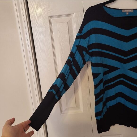 Daisy Fuentes blue/black striped long-sleeved sweater - Picture 2 of 5